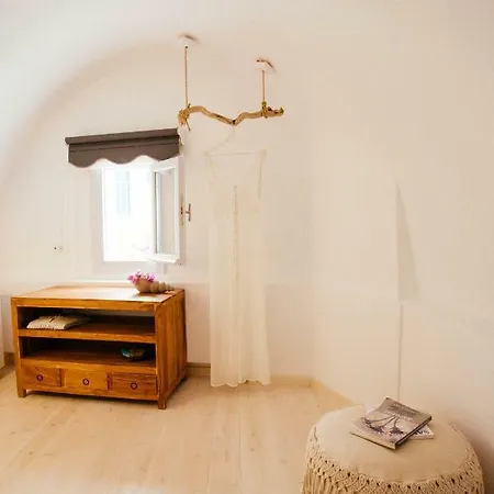 Akrotiri Cycladic Suites * Akrotírion
