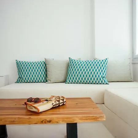 Akrotiri Cycladic Suites 게스트하우스 Akrotírion