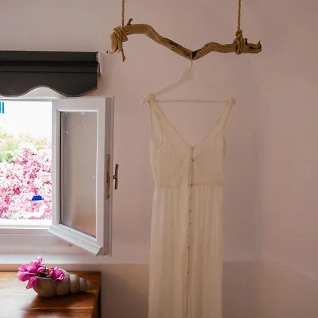 Akrotiri Cycladic Suites Πανσιόν